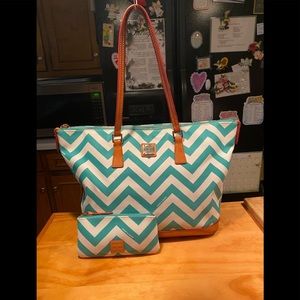 DB Chevron Turquoise/White Shopper Shoulderbag Tote & Matching Coin Purse
